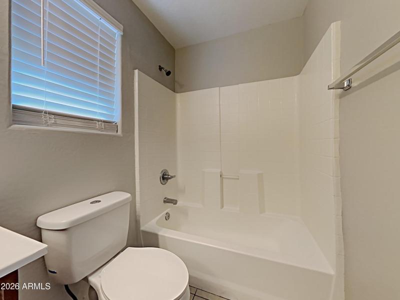 1005422.7911 S 48th Lane_14