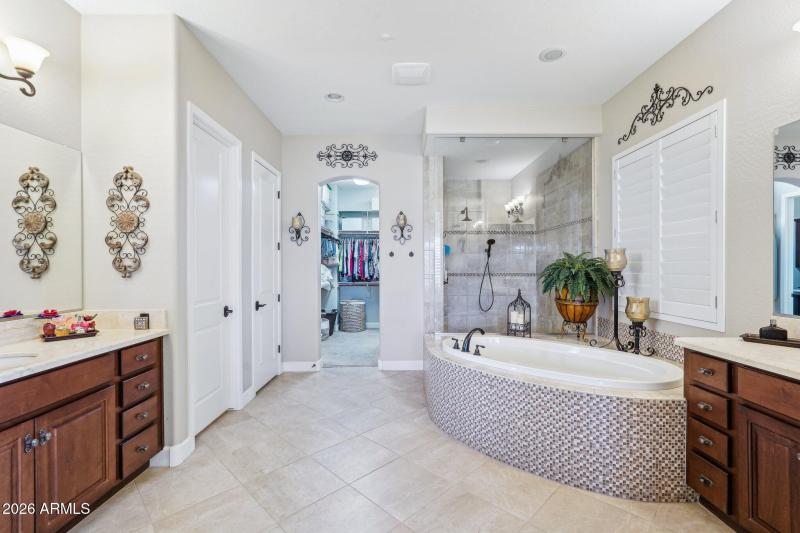 31-web-or-mls-N 129th Dr-031