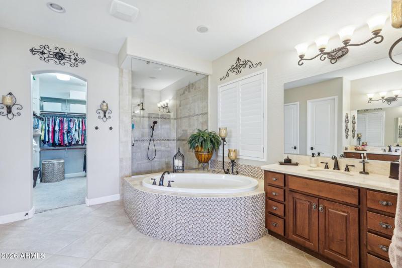 32-web-or-mls-N 129th Dr-032