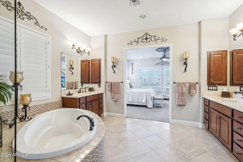 34-web-or-mls-N 129th Dr-034