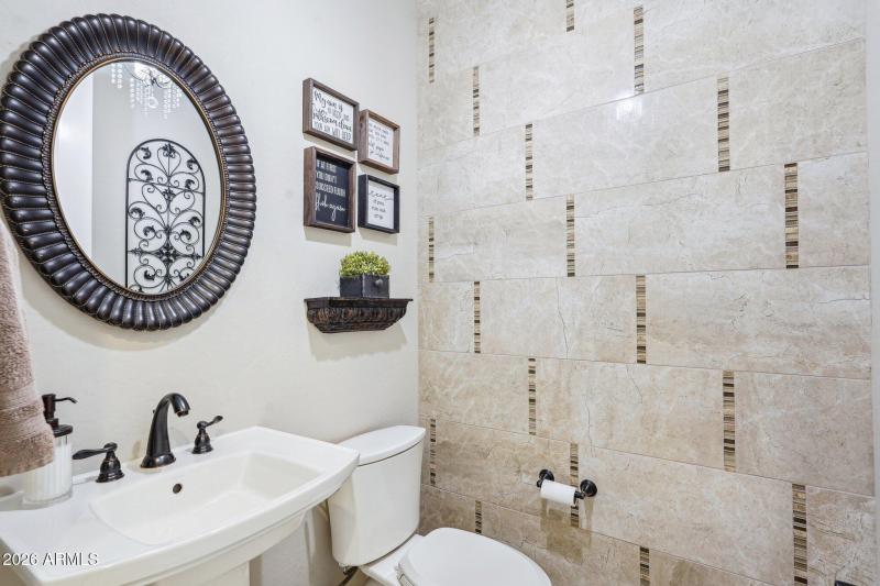 52-web-or-mls-N 129th Dr-052