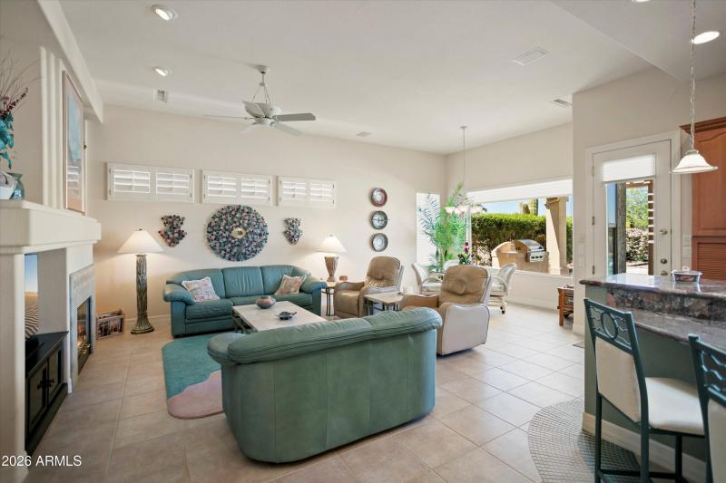 17-15926 W Superstition Way