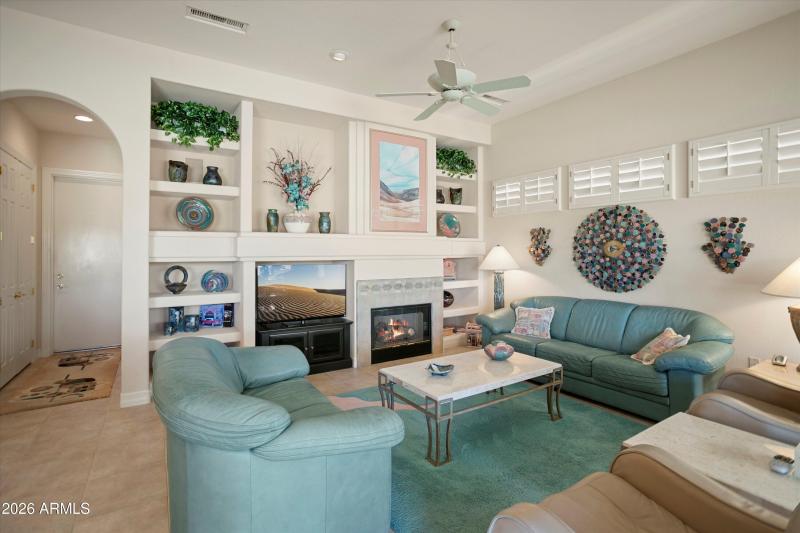 18-15926 W Superstition Way