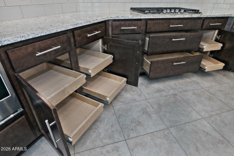 8180 W Silver Spring Way-large-014-011-R