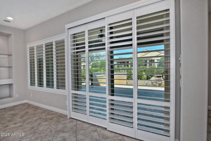 8180 W Silver Spring Way-large-021-004-S