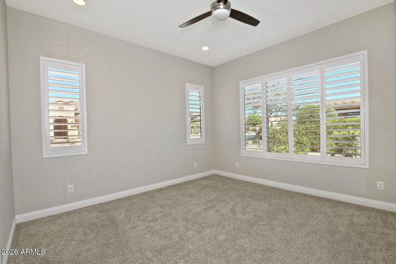 8180 W Silver Spring Way-large-026-030-P