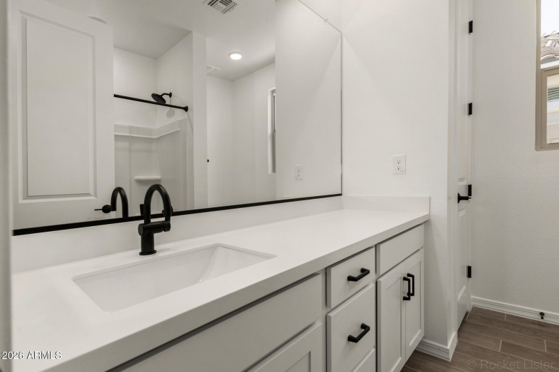 PHX_TylerRanch_Lot 2038_Azure_24197_Bath