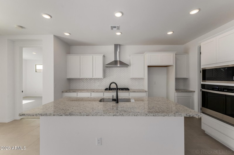 PHX_TylerRanch_Lot2041_Cobalt_24221_Kitc