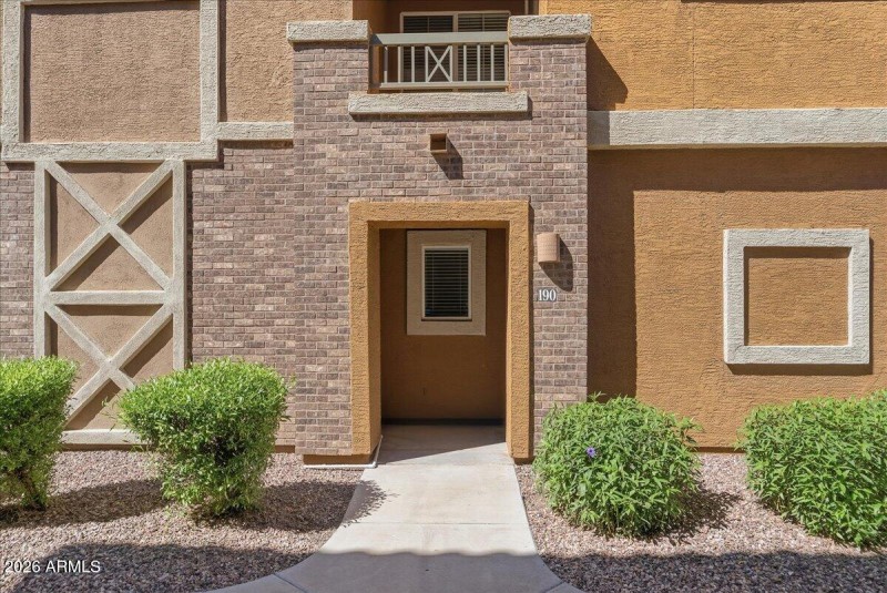03-18250 N Cave Creek Rd #190_RedHogMedi