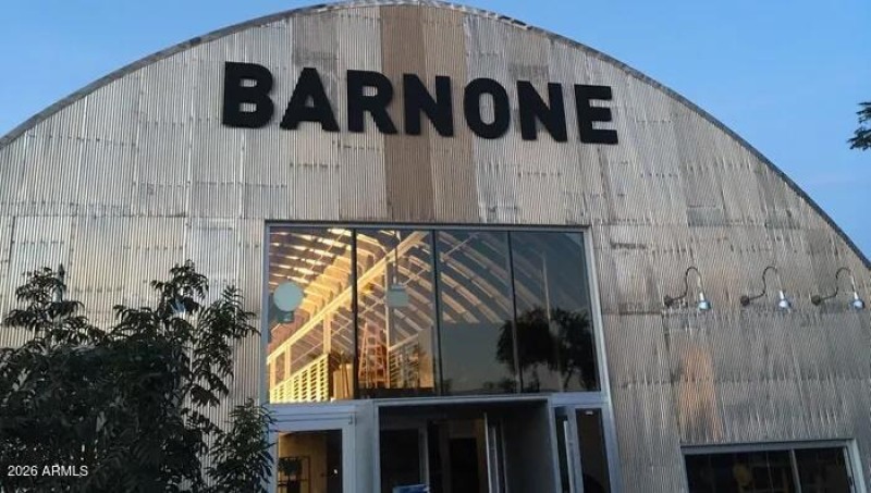 636160395554960367-Barnone