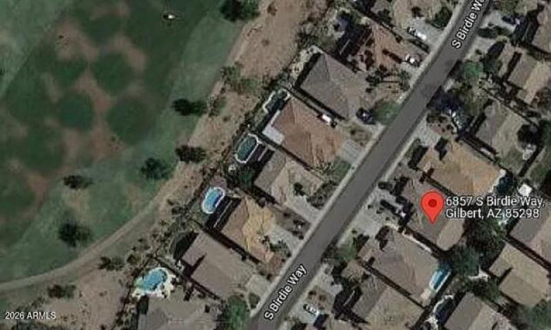 Situated Just off the Golf Course!