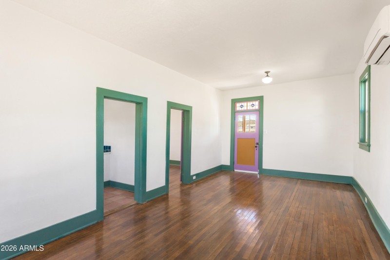 4) 68985-69bb56095593c