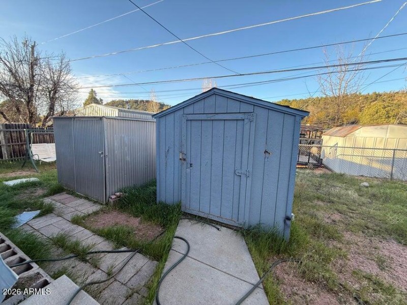 2 Storage Sheds