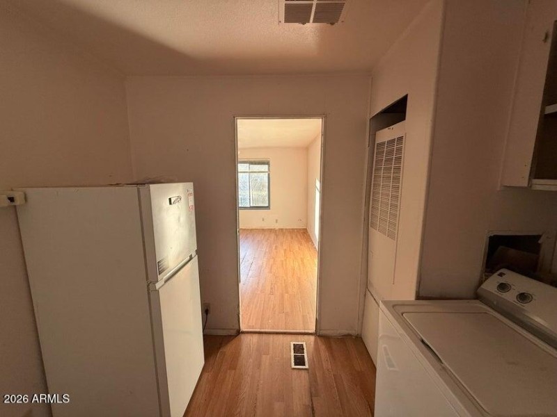 Enterance laundry room