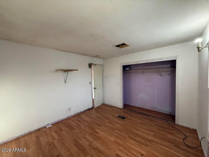 Master Bedroom pic 3