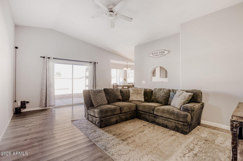 10202 N 87th Ave - Web Quality - 008 - 0