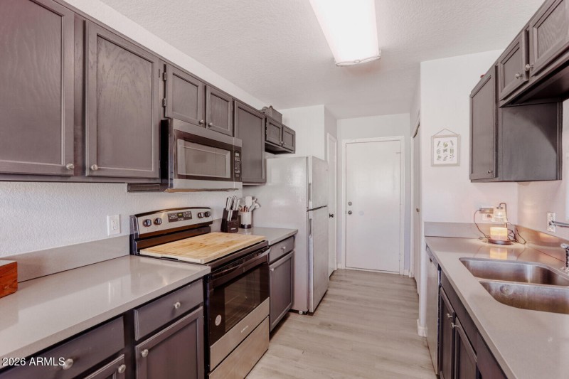 10202 N 87th Ave - Web Quality - 013 - 1