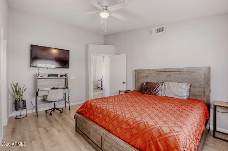 10202 N 87th Ave - Web Quality - 018 - 1