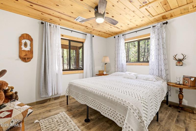 T&G ceiling in guest bedroom