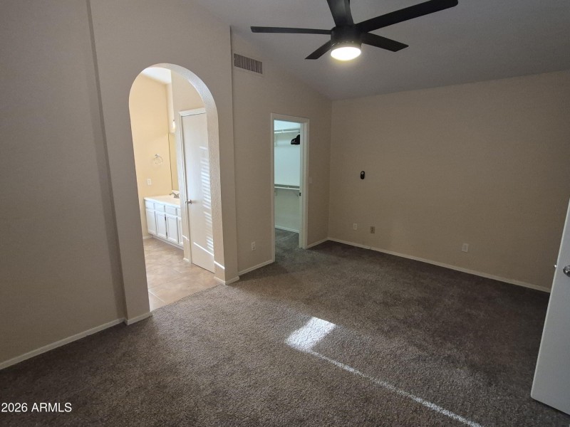 907b7ef4-bd9d-4a69-a878-d1de390a3812