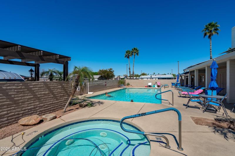 37-Clubhouse Pool and Spa