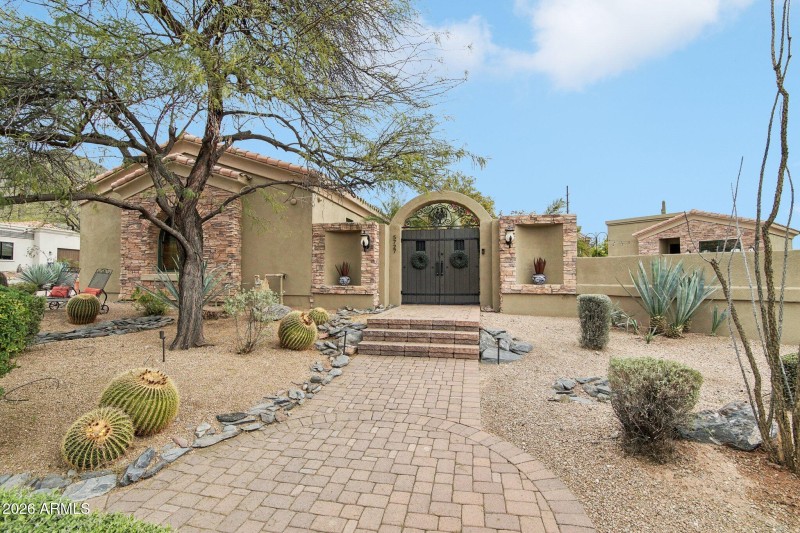 4-web-or-mls-E Canyon Ridge N Dr-S1603-0