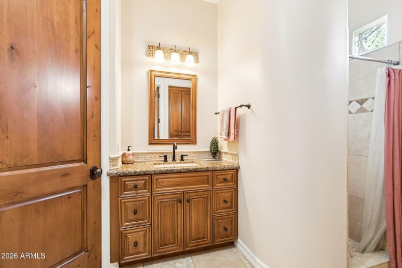 31-web-or-mls-E Canyon Ridge N Dr-S1603-