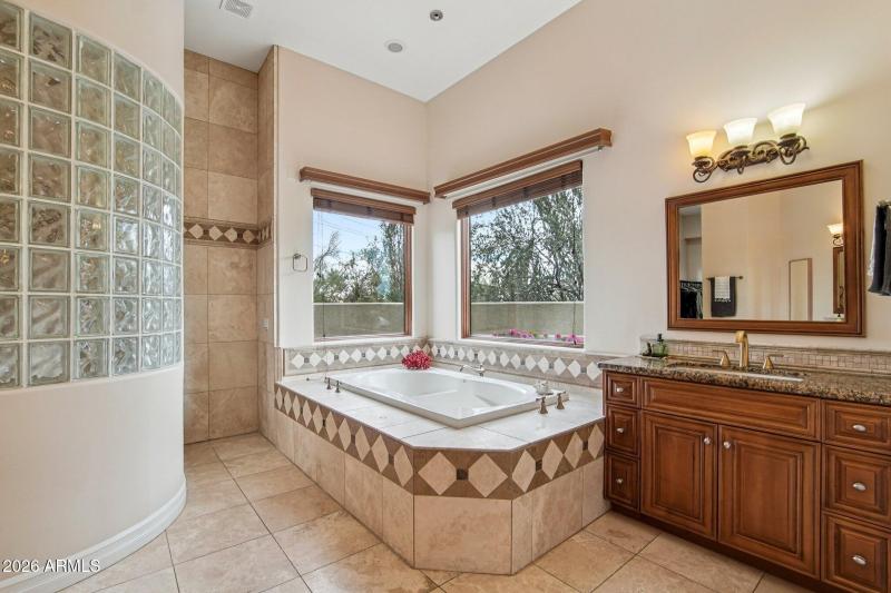 44-web-or-mls-E Canyon Ridge N Dr-S1603-