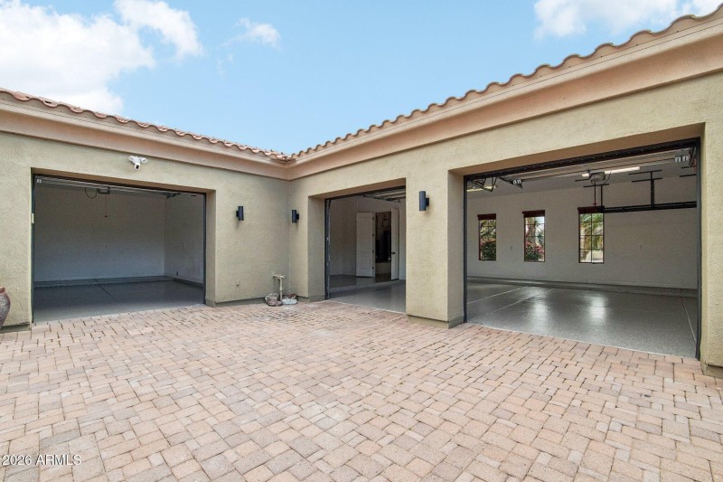 52-web-or-mls-E Canyon Ridge N Dr-S1603-