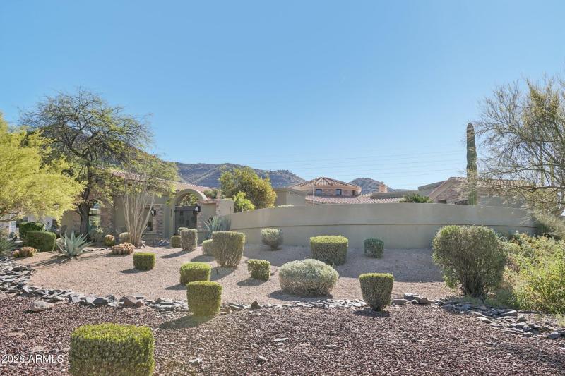 1-web-or-mls-E Canyon Ridge N Dr-S1903-1