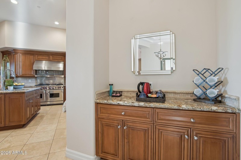 9-web-or-mls-E Canyon Ridge N Dr-S1903-1