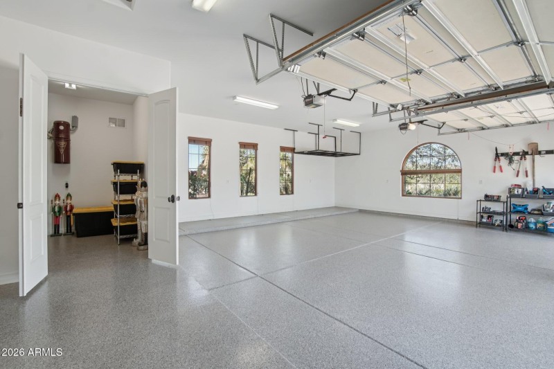 10-web-or-mls-E Canyon Ridge N Dr-S1903-