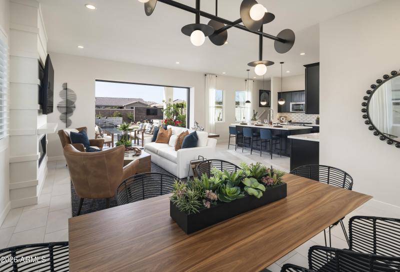 Beacon_in_Estrella_Peletier_Greatroom_13