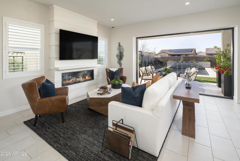 Beacon_in_Estrella_Peletier_Greatroom_12