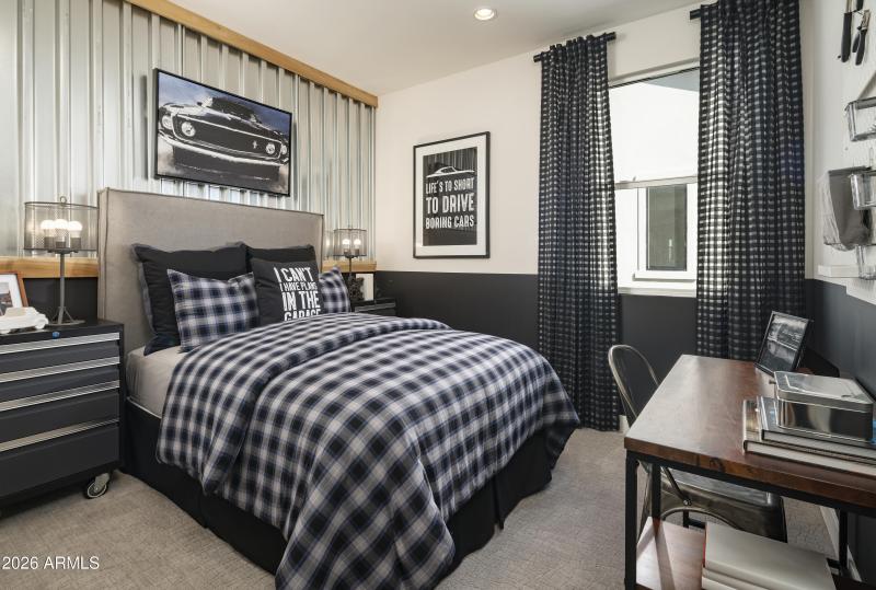 Beacon_in_Estrella_Peletier_Bedroom_1189