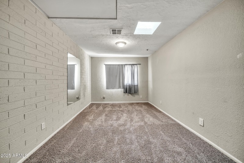 6101 N 31st Dr-18_(2048)