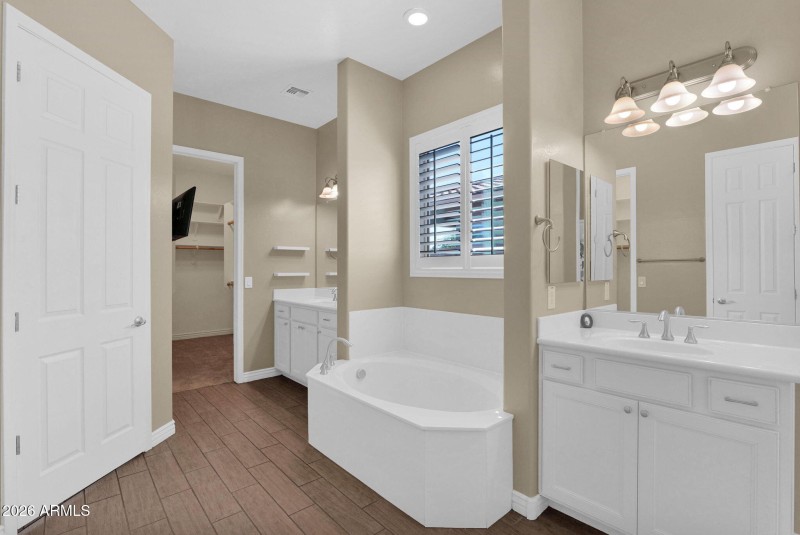 Master Bathroom2
