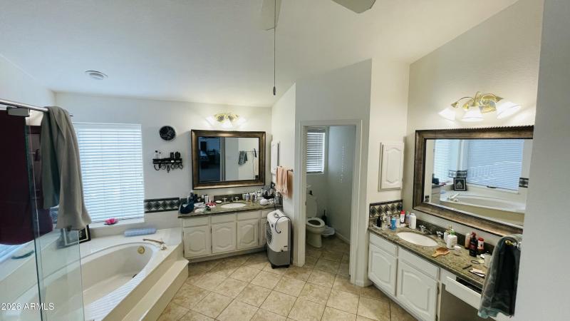 7AA7FC38-07B3-4EA9-BD99-0509B406421F_1_2