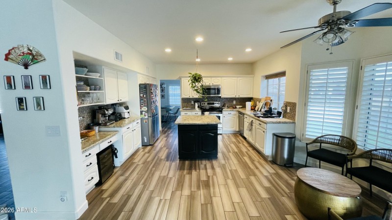 9FC00270-D3B5-4F94-A2EC-A787393D71D8_1_2