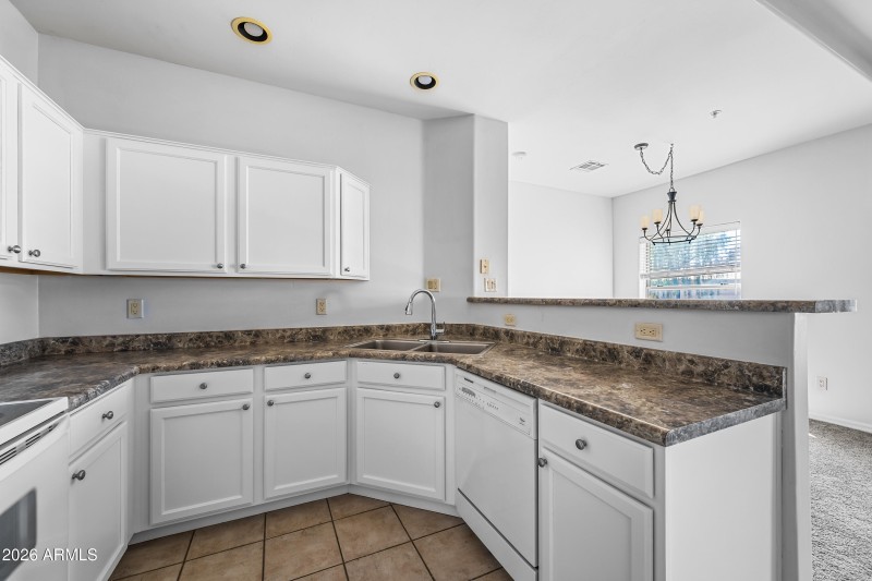 7-14000N94S1001-ocupix-3-17-2026