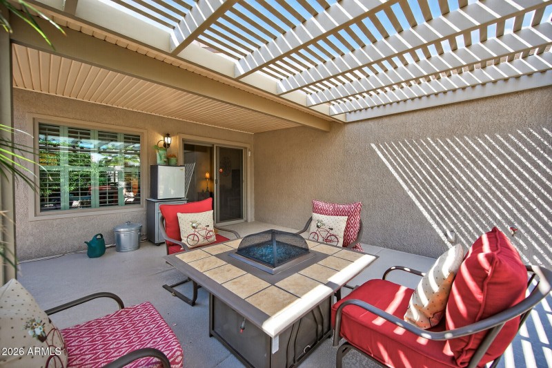 COVERED REAR PATIO