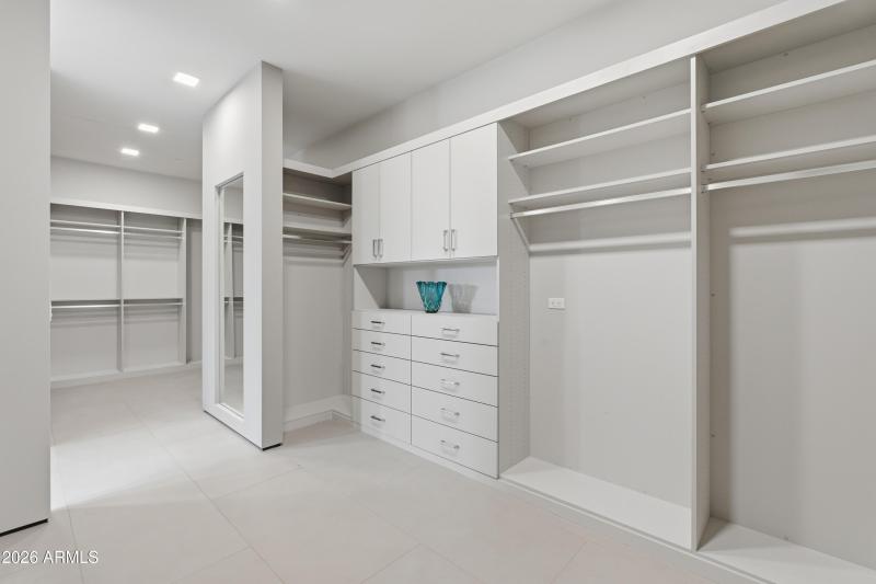 039_Primary Walkin Closet