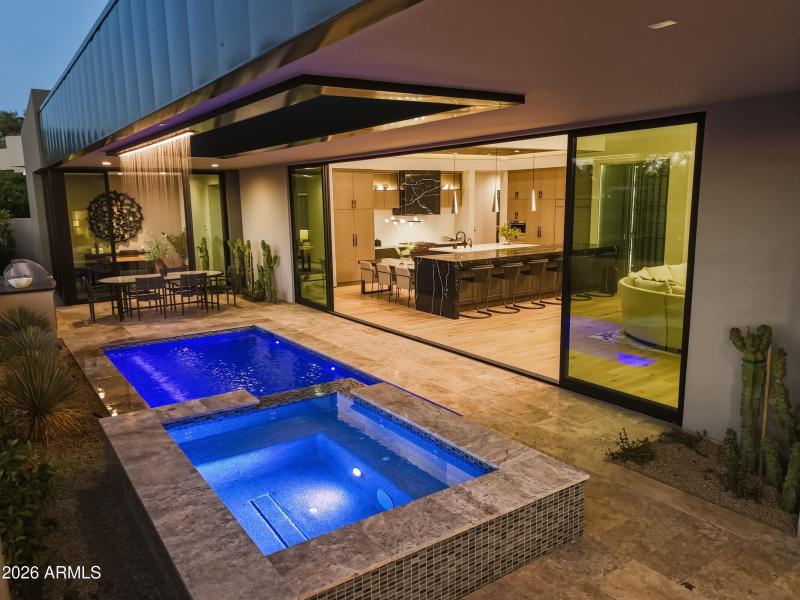 067_Cascading Pool Spa