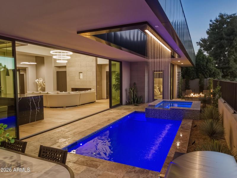 068_Cascading Pool Spa