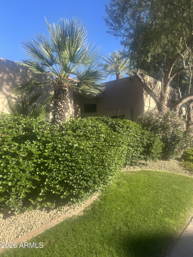 SINGLE LEVEL -NOT ATTACHED