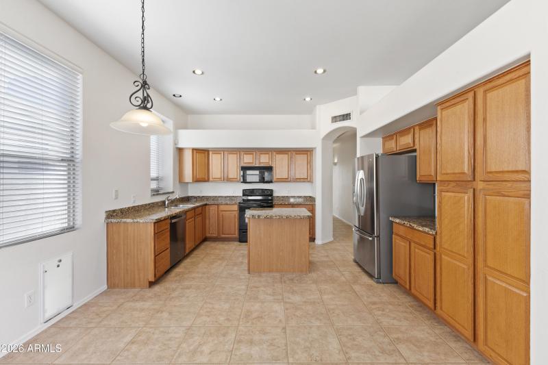 Kitchen and breakfast area