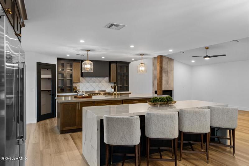 1821 E Lynwood St-18