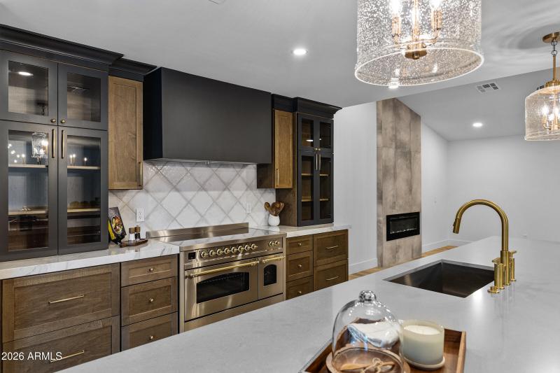 1821 E Lynwood St-19