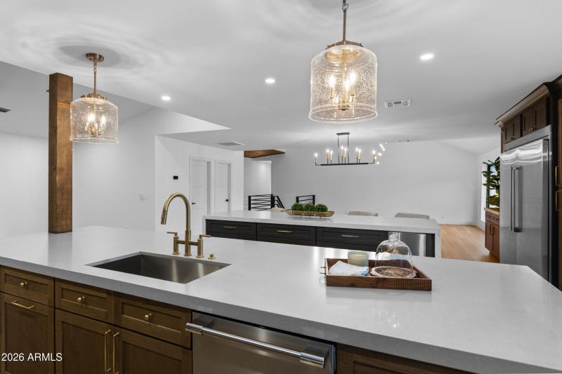 1821 E Lynwood St-22