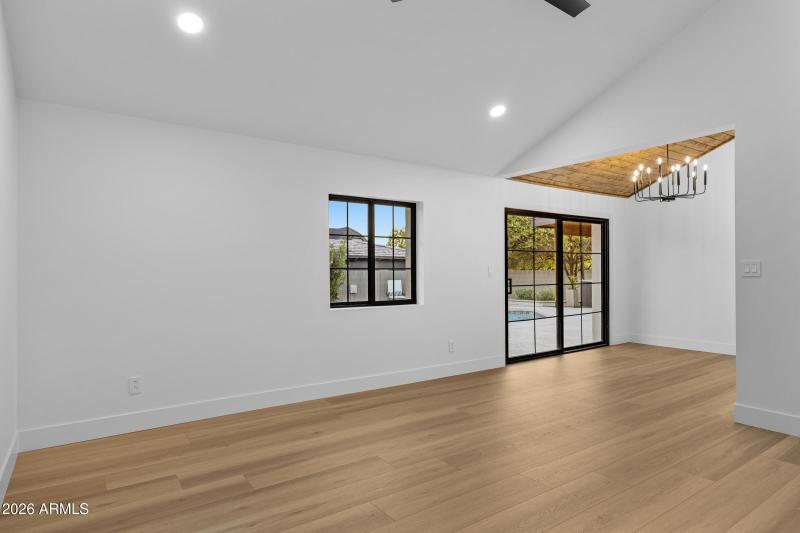 1821 E Lynwood St-36